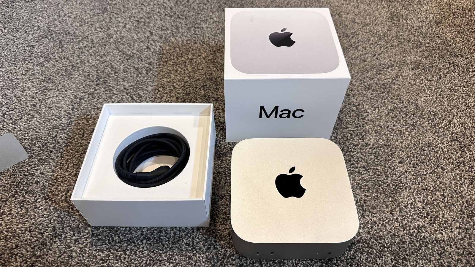 2024 Mac M4 Mini 32GB Ram 256 GB SSD 10 CORE CPU, 10-core GPU, 16-core neural engine