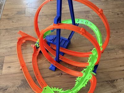 Hot wheels loop track