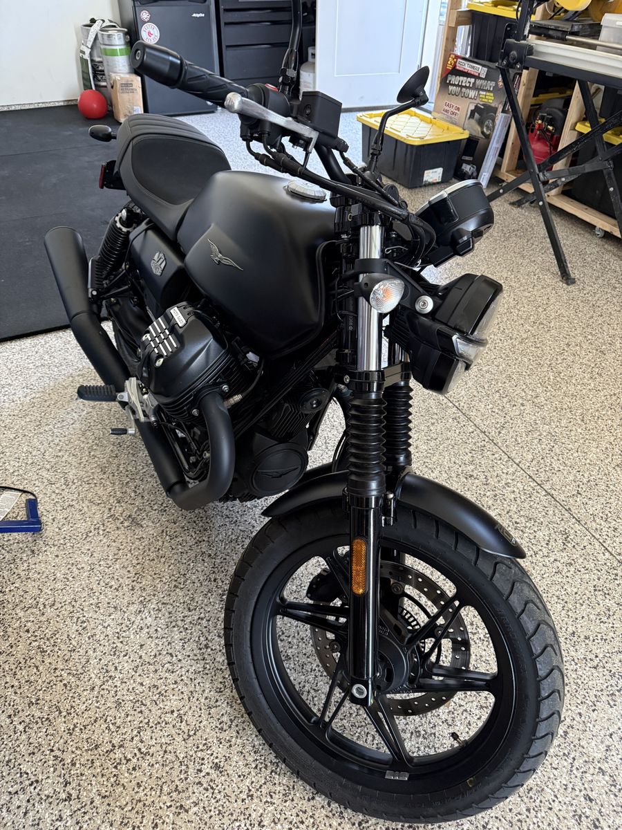 2021 Moto Guzzi V7 Stone E5