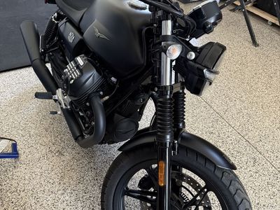 2021 Moto Guzzi V7 Stone E5