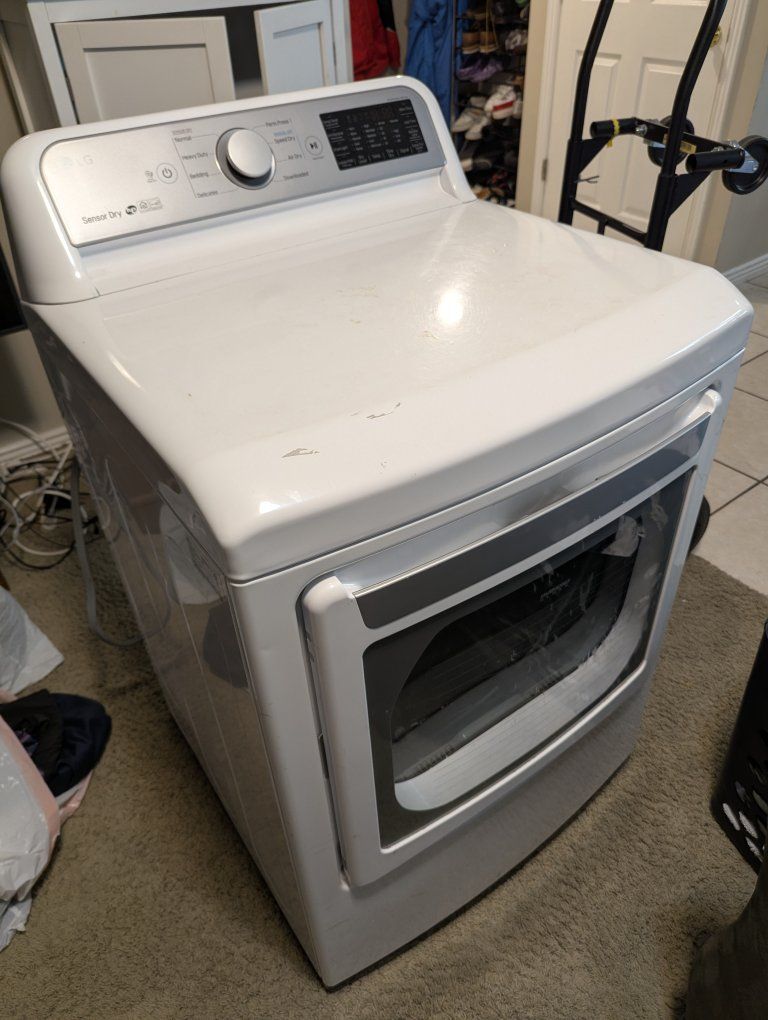 LG 7.3 Cu. Ft. Smart Electric Dryer - EasyLoad Doo