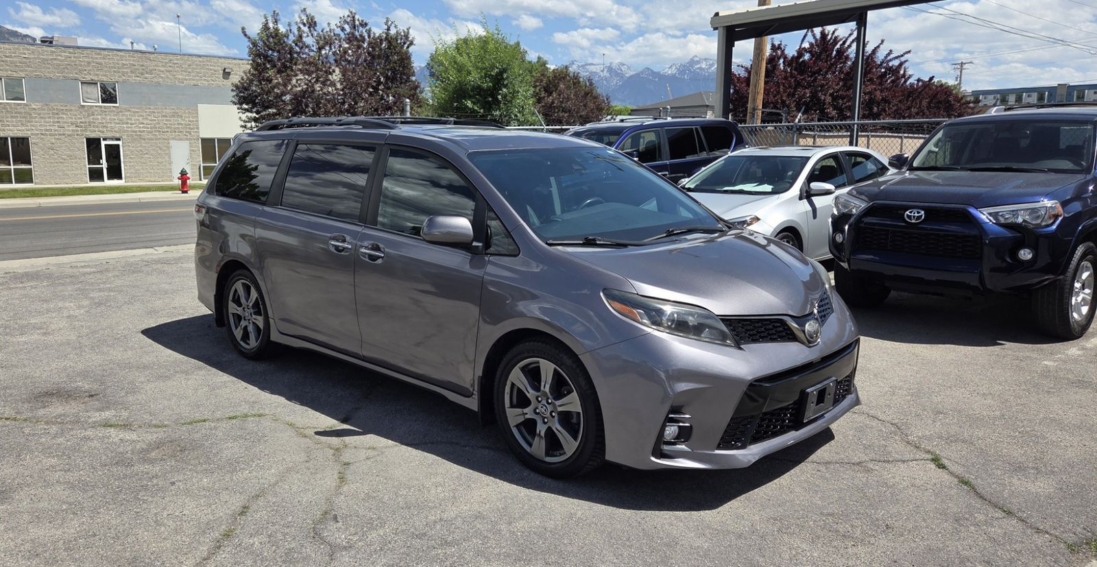 2018 Toyota Sienna SE 8-Passenger