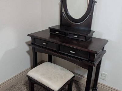 Vanity Table with Mirror and Stool