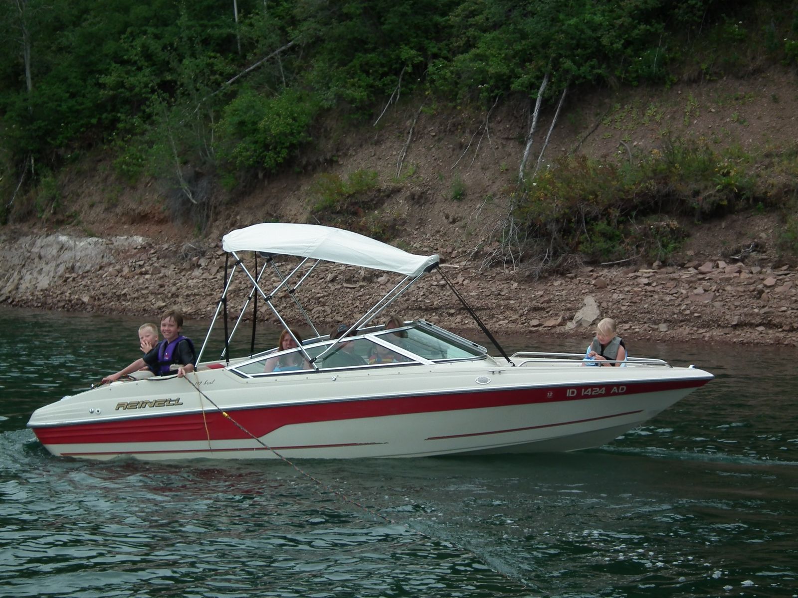 Reinell 1995 19 foot  Speed Boat Trailer Included