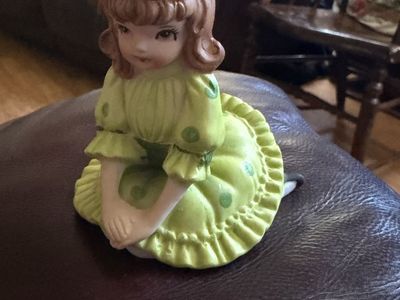 Vintagr Lefton Sitting Bloomer Girl in Green Big Bow Polka Dots Figurine 4”