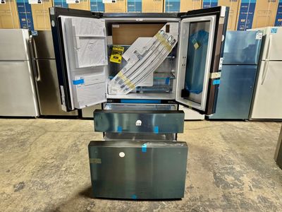 GE FOUR DOOR FRENCH DOOR REFRIGERATOR MODEL PVD28BYNGFS