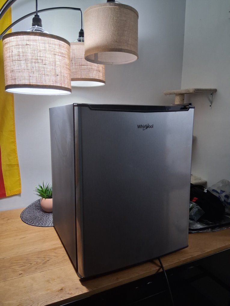 Whirlpool Compact Refrigerator Mini Fridge Stainless Steel Look Used