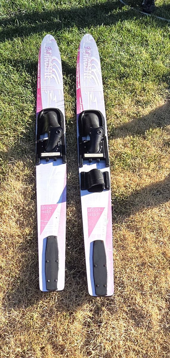 Full Throttle Injection Molded Waterskis Combo Pair with Bindings
