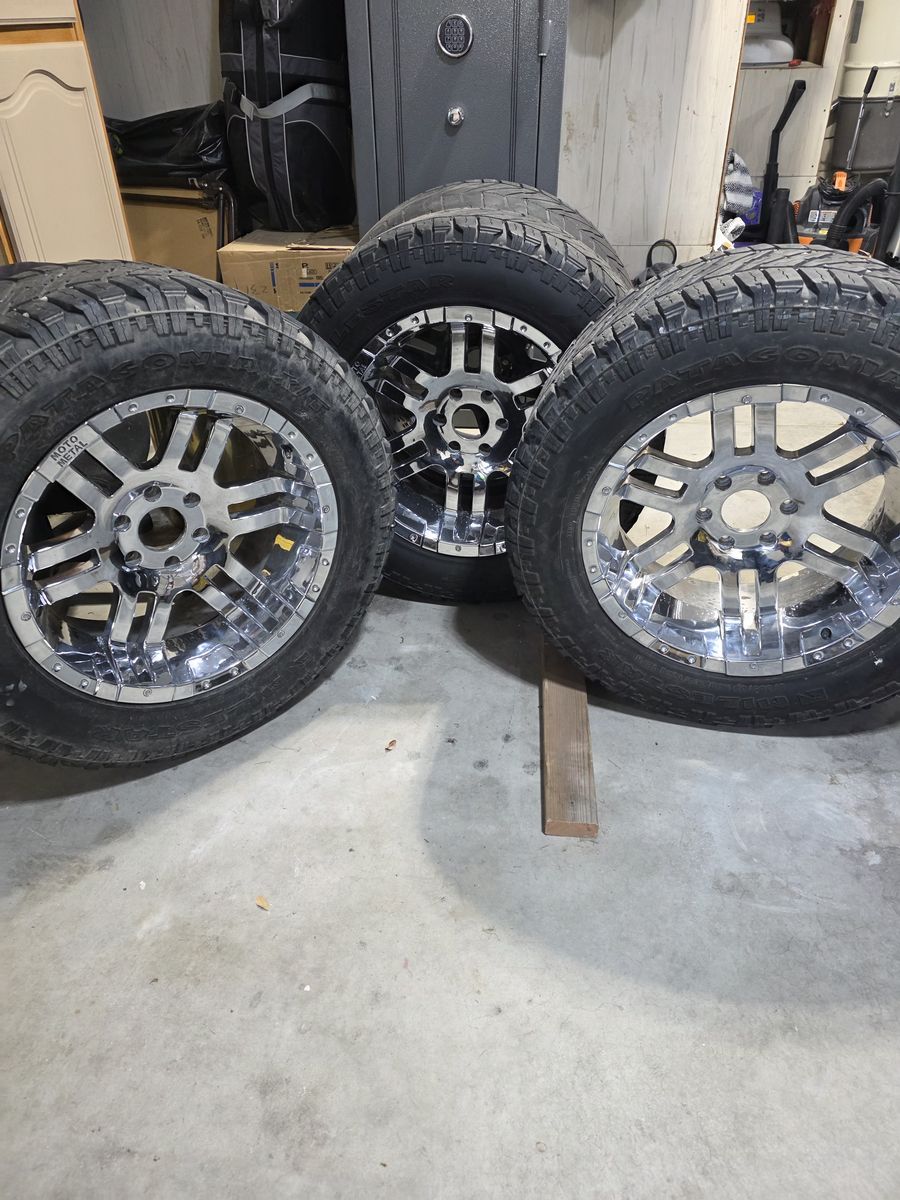 Tires and Wheels for Chevrolet truck For Sale
