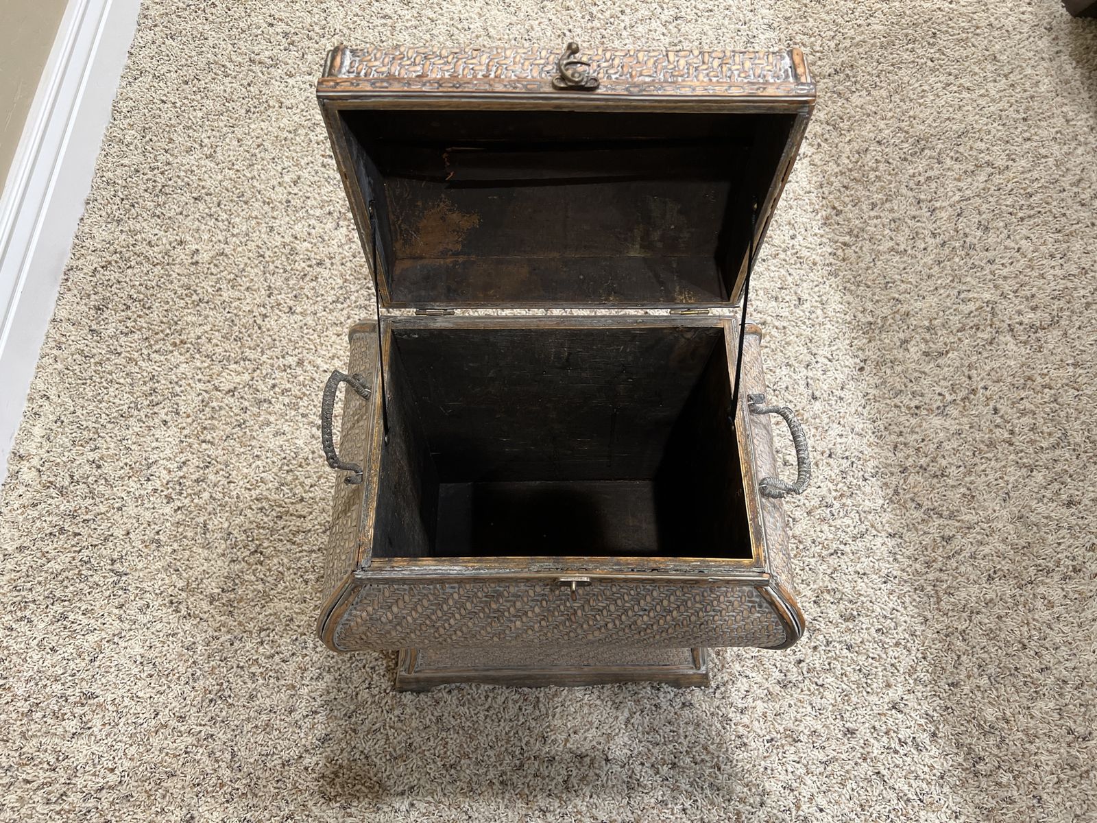 Main image 2