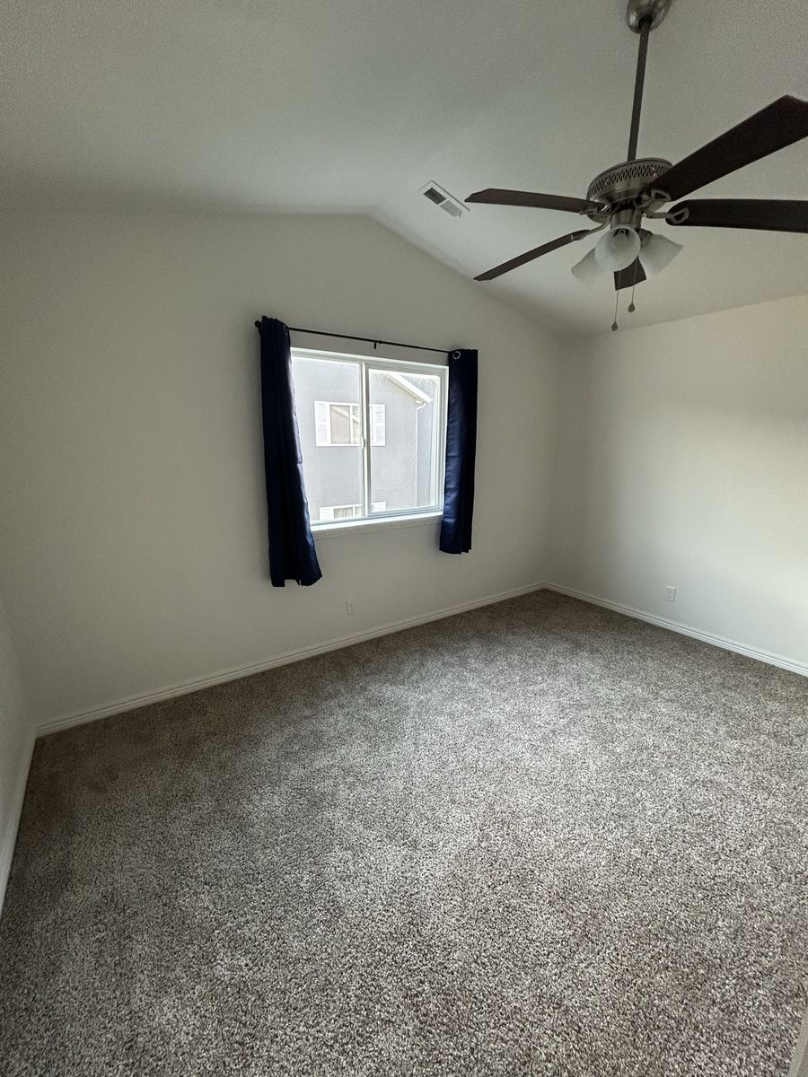 Private Master Bedroom & Bathroom for Rent - Vaulted Ceiling, All Utilities Included