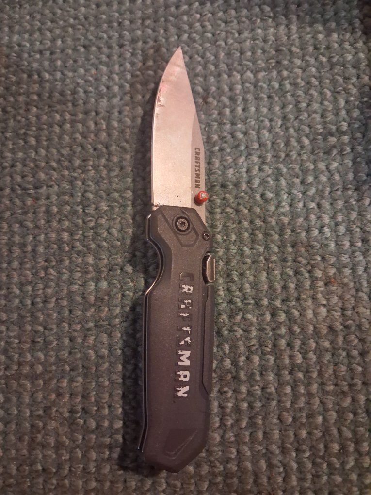 CRAFTSMAN Compact Folding Pocket Knife (Model CMHT10354).