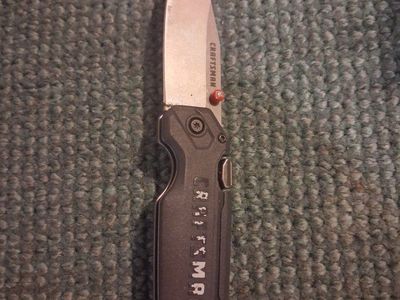 CRAFTSMAN Compact Folding Pocket Knife (Model CMHT10354).