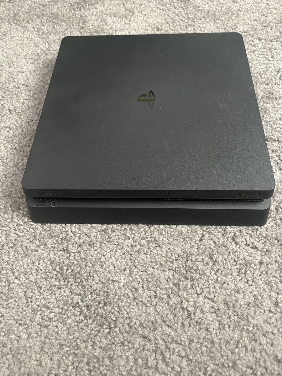 PlayStation 4 Slim