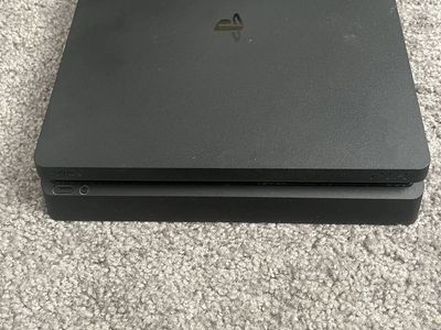PlayStation 4 Slim