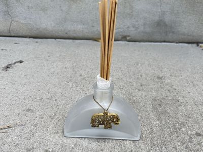 Frosted Glass Reed Diffuser Bottle with Elephant Charm Accent