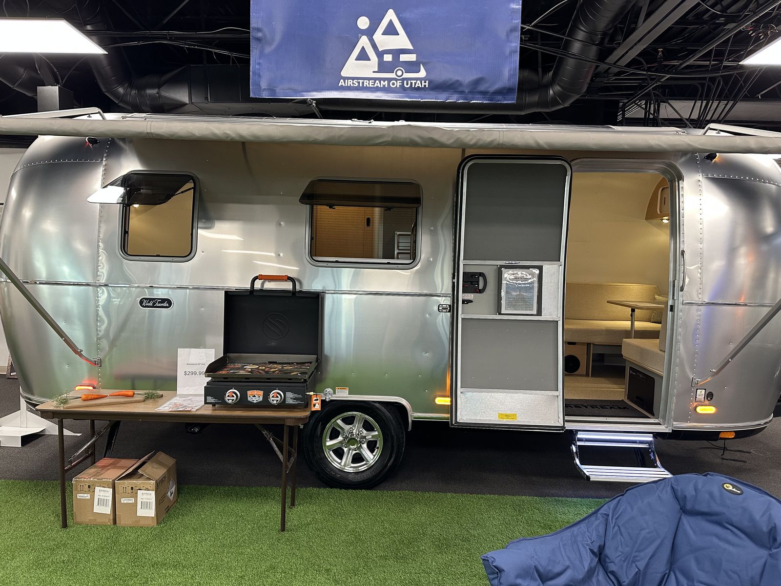 NEW 2026 AIRSTREAM 22RB WORLD TRAVELER