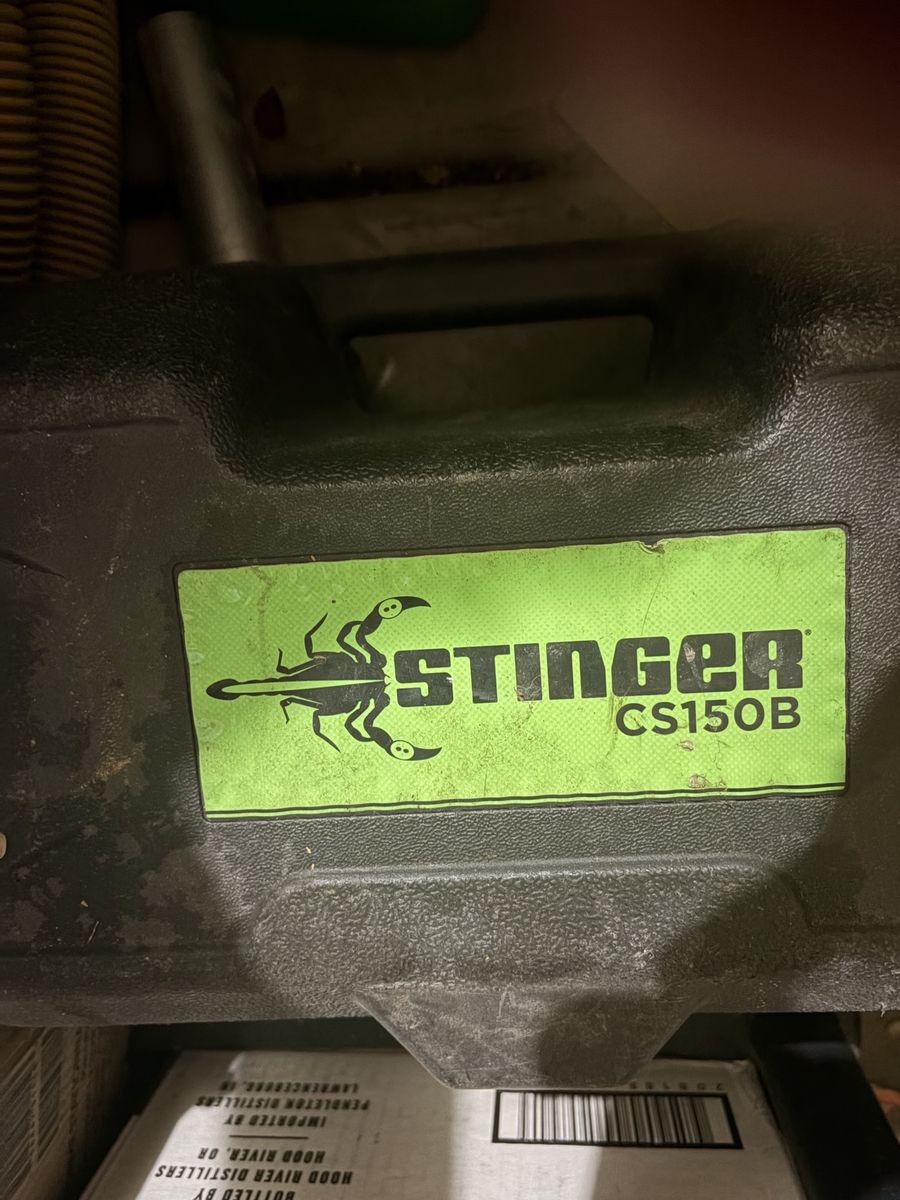 Stinger cap stapler