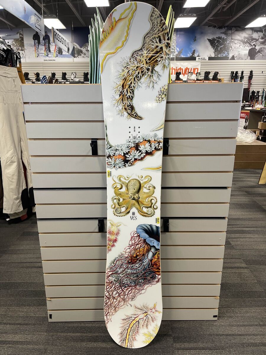 YES Hel Yes 152cm Snowboard - Used (2026)