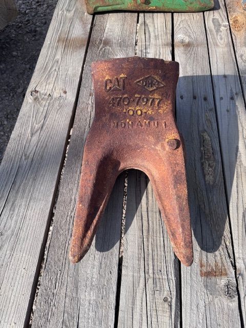 CAT DOUBLE SPIKE EXCAVATOR BUCKET TOOTH