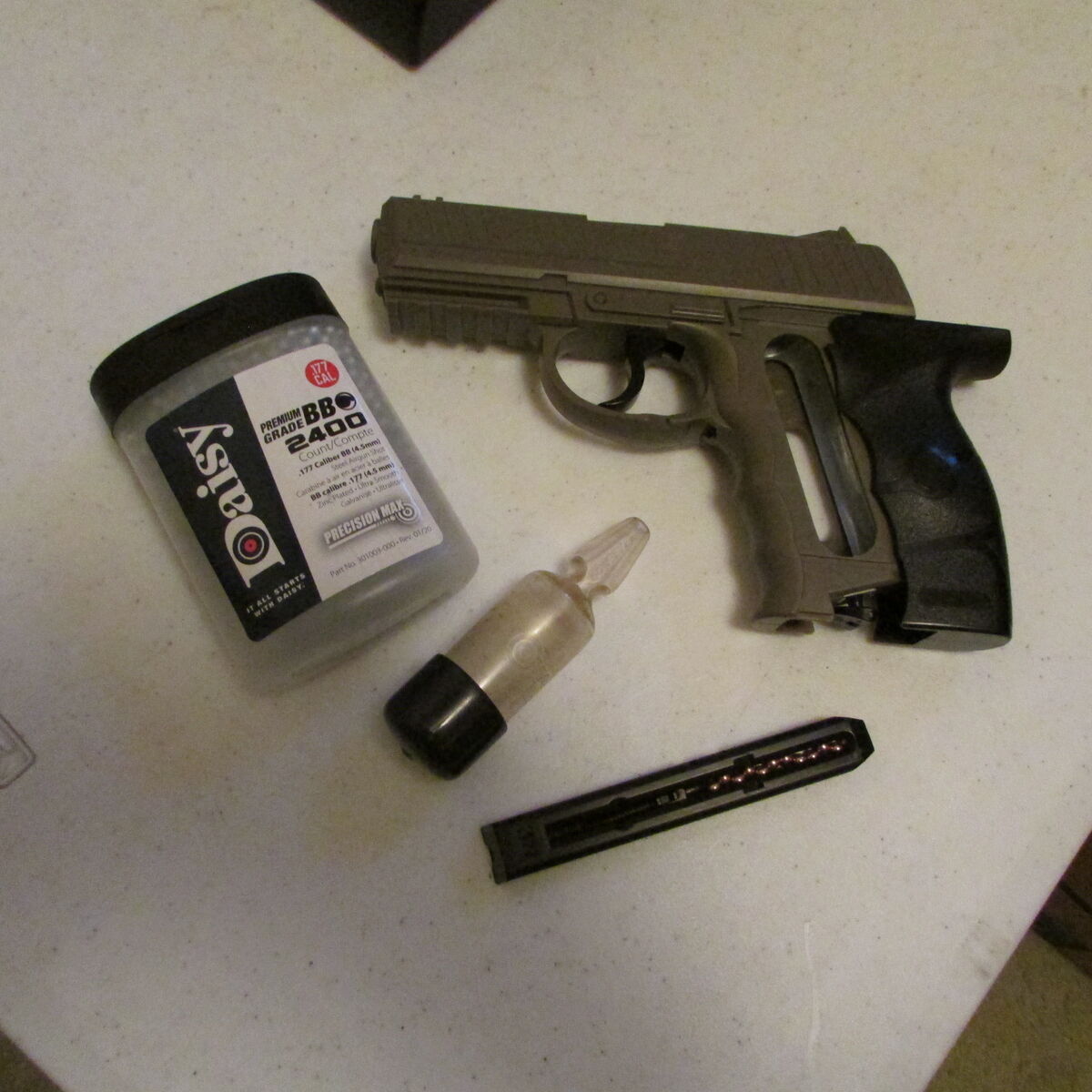 Crosman MK45 Co2 BB Gun W/BB's .177 Cal.