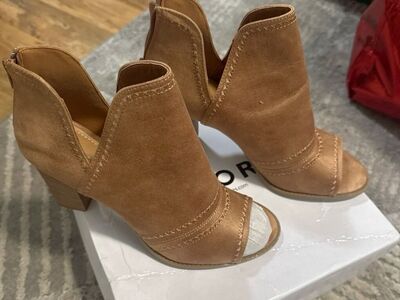 Report Ray Ankle Boot