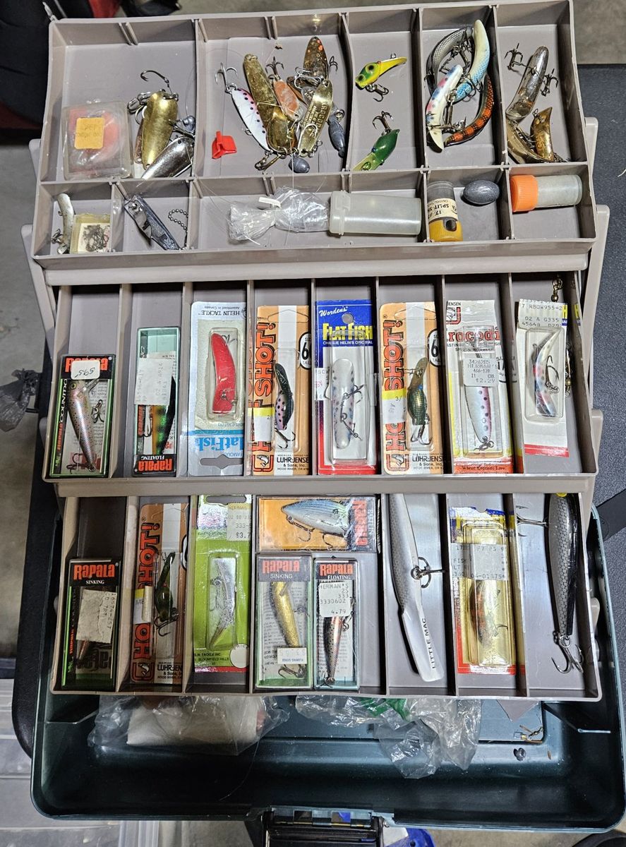  Loaded Fishing box. Fishing lures. $100