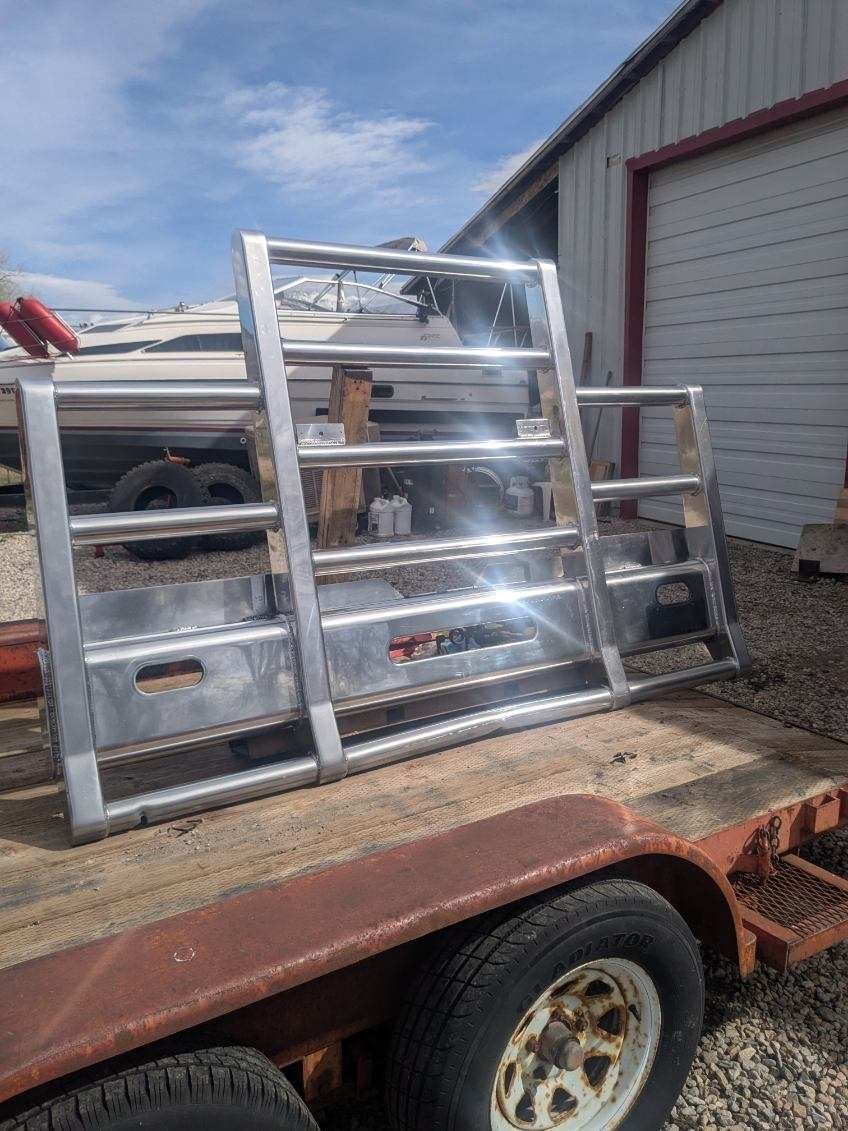 Heavy-Duty Aluminum Truck Bull Bar/Grille Guard with Lights - Universal Fit