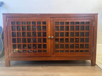 $100 Mid century modern wood TV stand/entertainment center