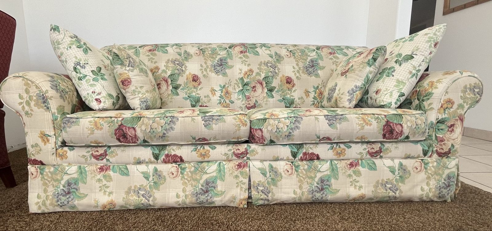 Cute Floral 7' Couch