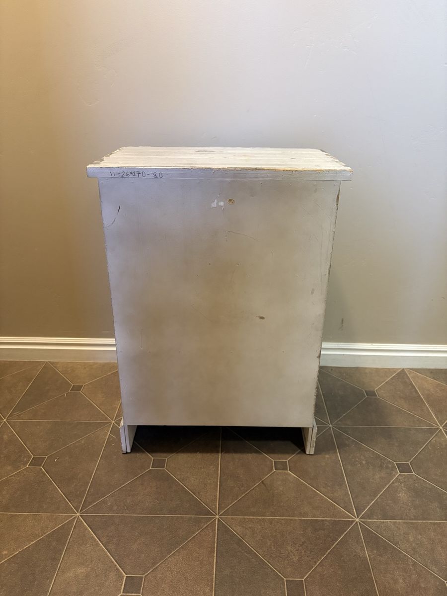 Main image 4