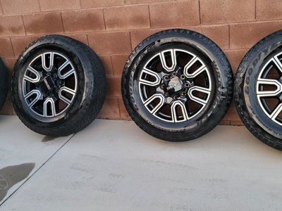 GMC AT4 LT275/65R20 Tire & Wheel Assembly.