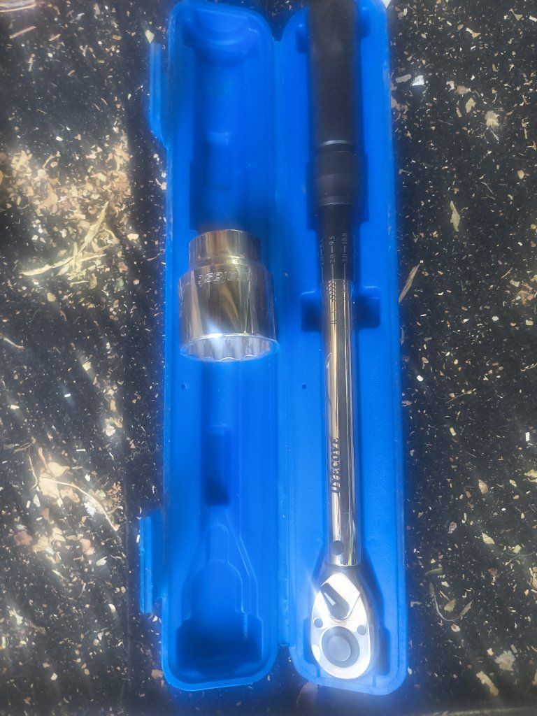 Tekton Torque Wrench with Duralast Socket and Molded Storage Case