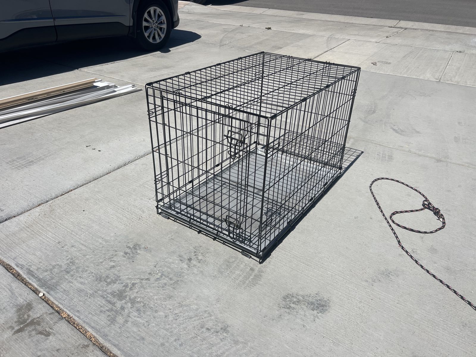 Large Black Wire Dog Crate Pet Kennel with Removable Tray - Durable & Foldable