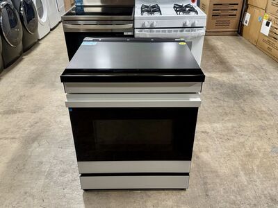 SAMSUNG SLIDE IN INDUCTION RANGE