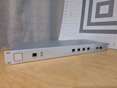 Ubiquiti UniFi Security Gateway Pro (USG-PRO-4) - Untested