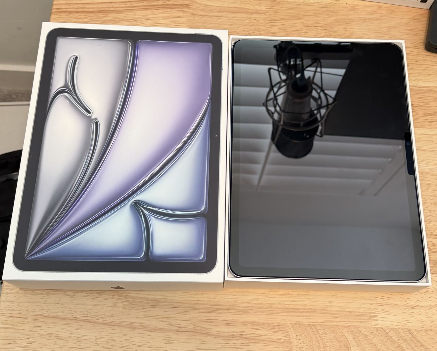 2026 iPad Air M4 (12GB RAM & 256GB Storage) with Accessories
