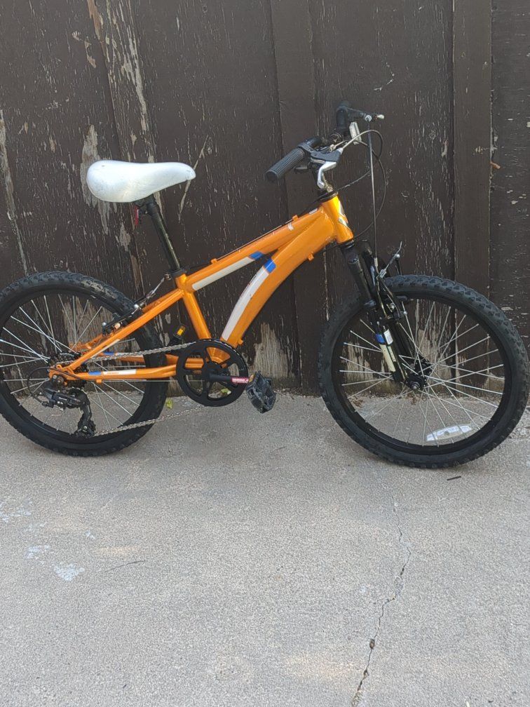 2013 Diamondback Cobra 20" kids bike