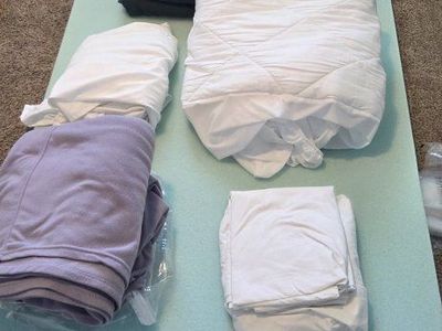 Dorm room bedding, Twin XL