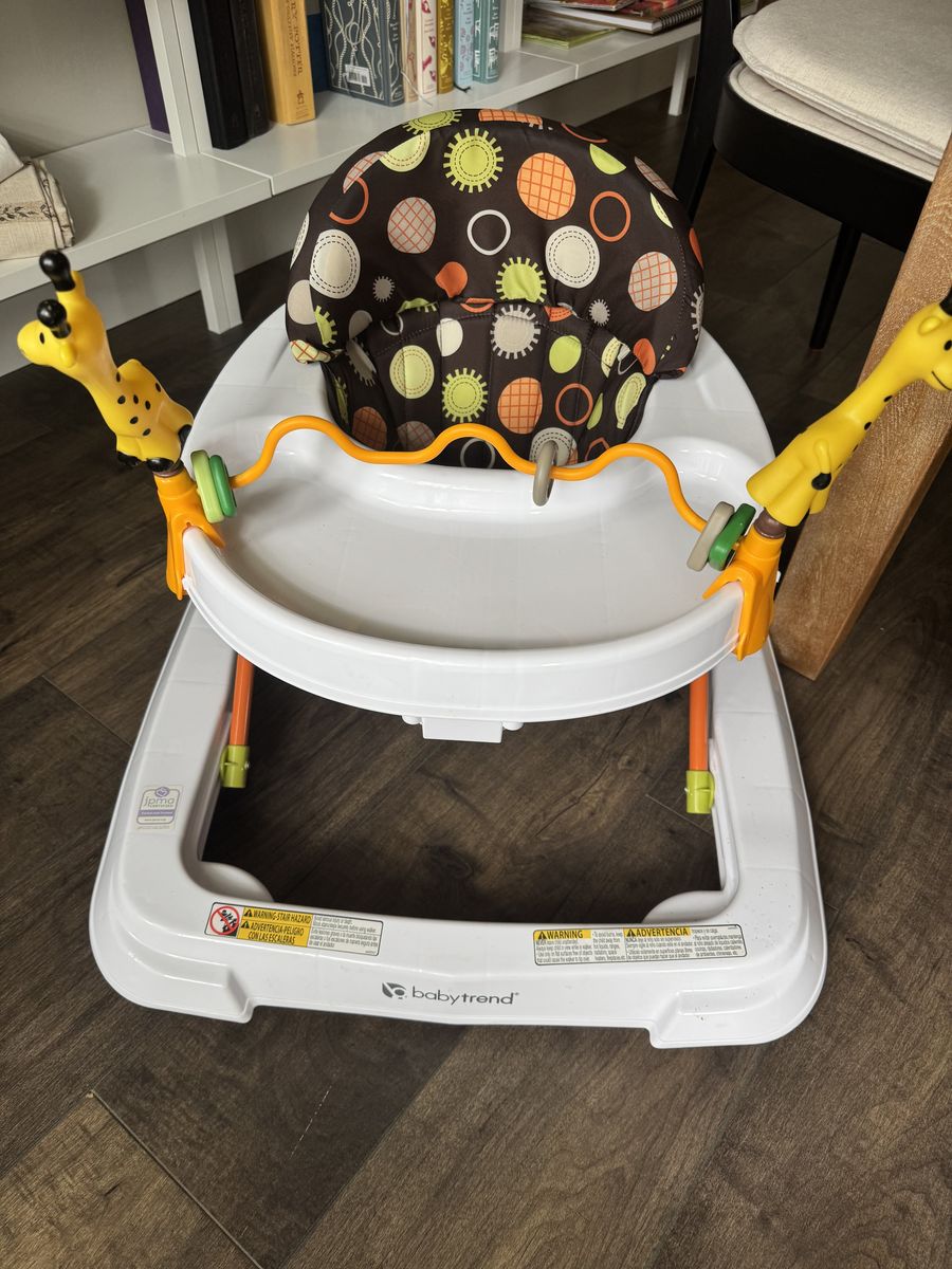 Baby Trend Baby Walker with Giraffe Toys and Geometric Seat