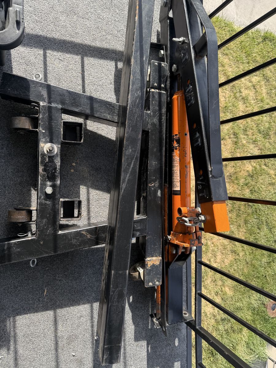 Foldable Engine Hoist