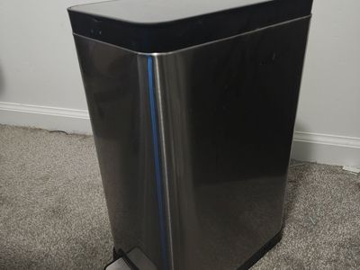 Stainless Steel Step Trashcan - 13 Gallon