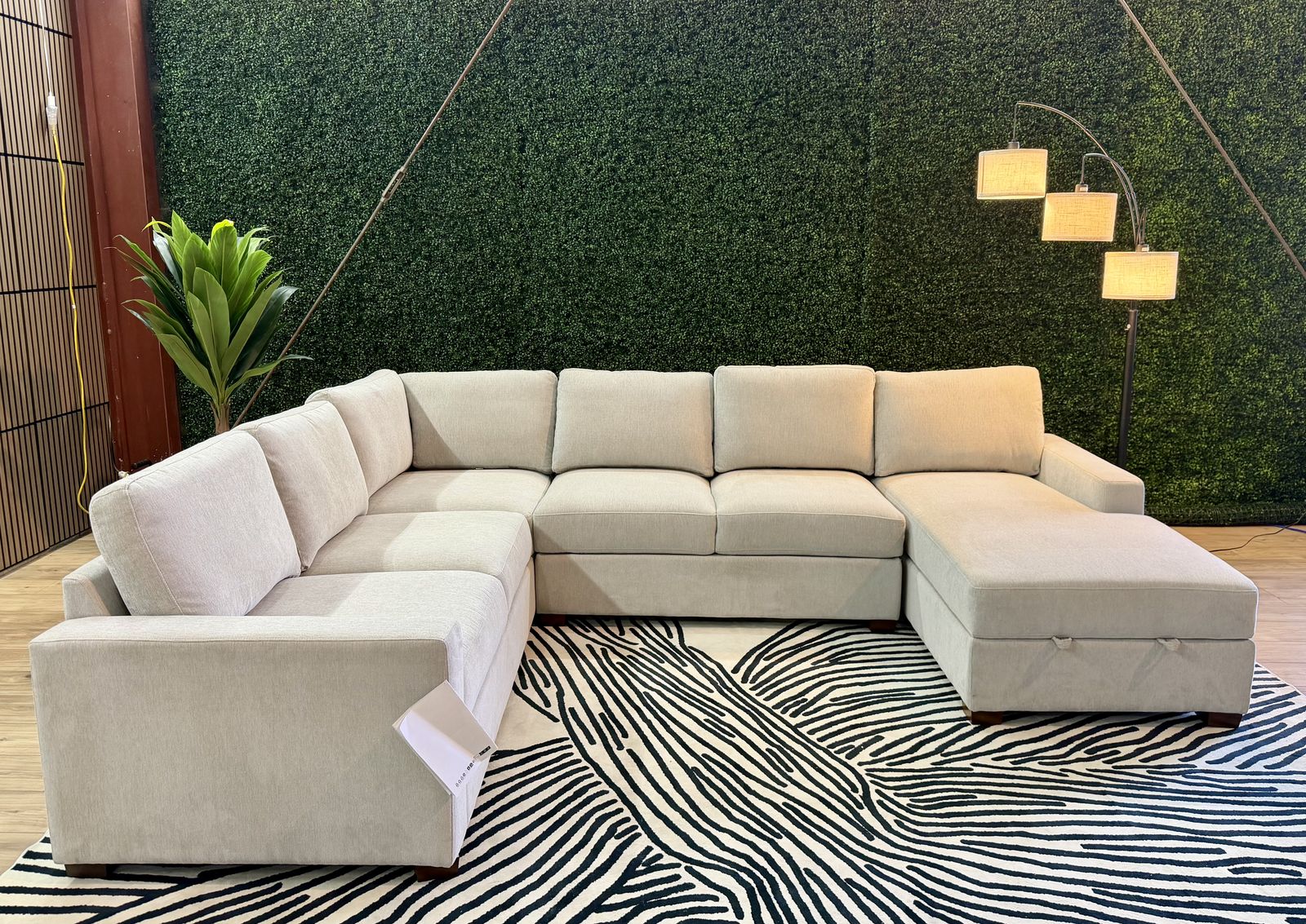 THOMASVILLE FABRIC BEAUTIFUL SECTIONAL WITH STORAGE CHAISE