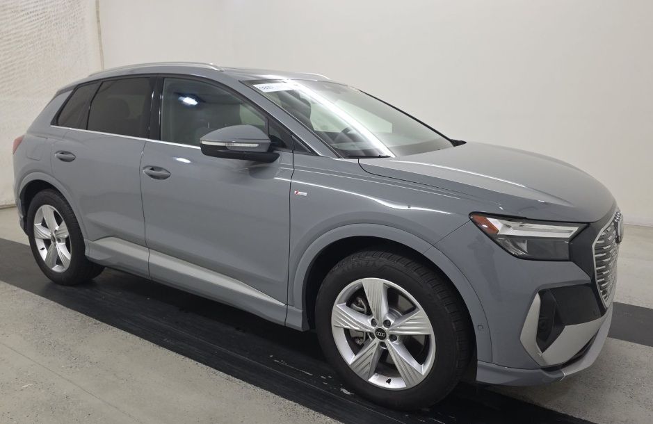 2024 AUDI Q4 ETRON quattro Premium Plus 55