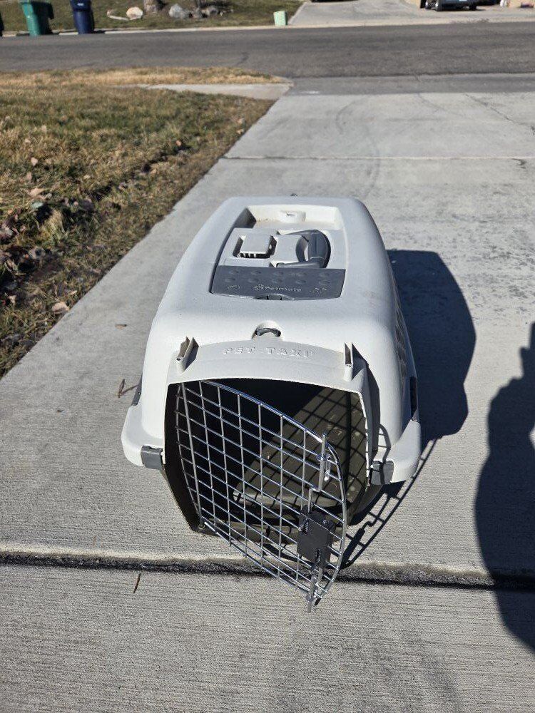 pet carrier