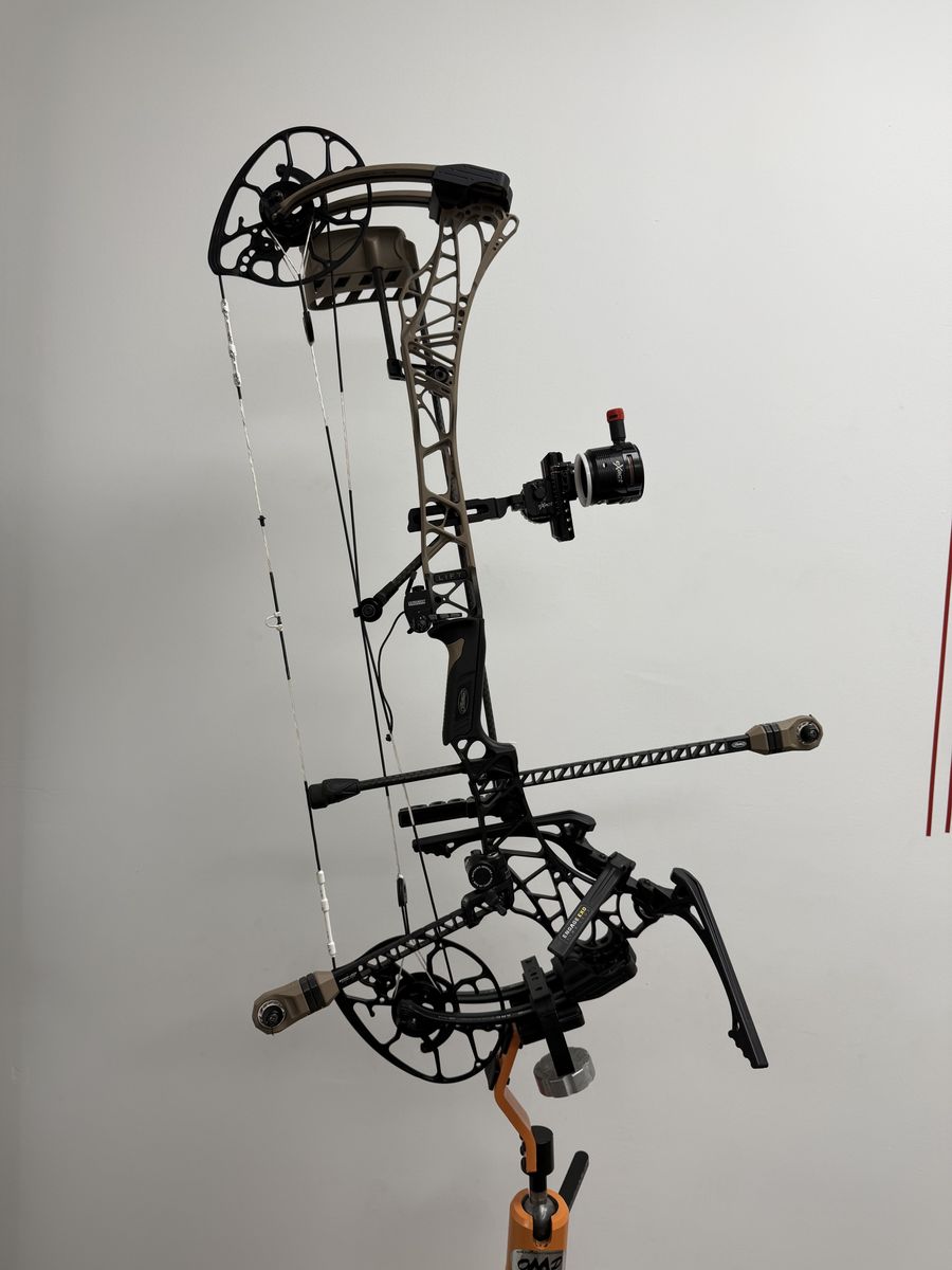 Matthews Lift X Left Hand Bow