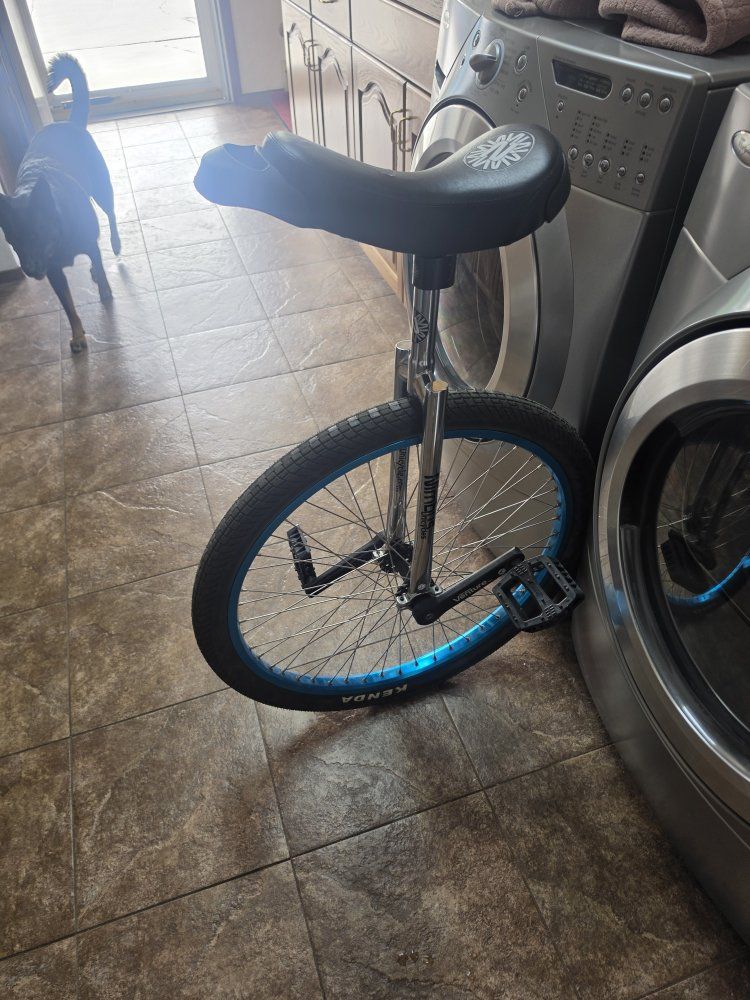 Nimbus Unicycle 27.5" Wheel - Black Seat, Blue Rim, Kenda Tire - Excellent Condition