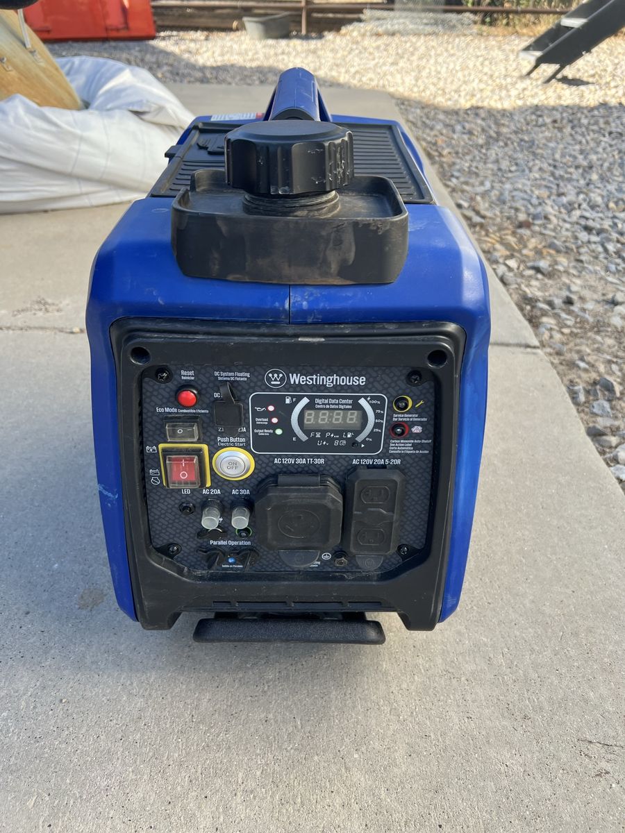 Westinghouse iGen4000c Inverter Generator, 4000 Peak Watts, 3300 Running Watts