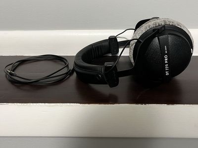 Beyerdynamic DT 770 Pro Headphones