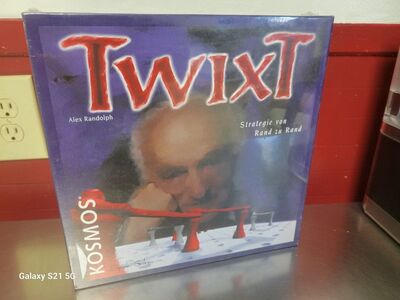 TWIXT ~ Board Game NEW